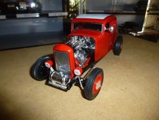 FORD HOT ROD 1932 ERTL  1/18