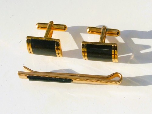 Lot boutons manchette - /, +