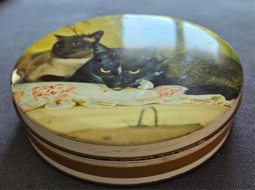 Ancienne boîte métal chats