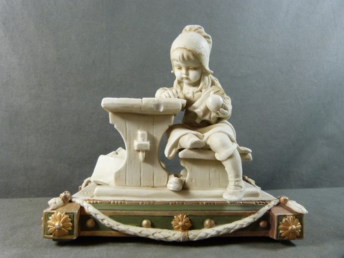 Figurine biscuit porcelaine - figurine,