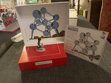 GASTON ET SON POT DE PEINTURE