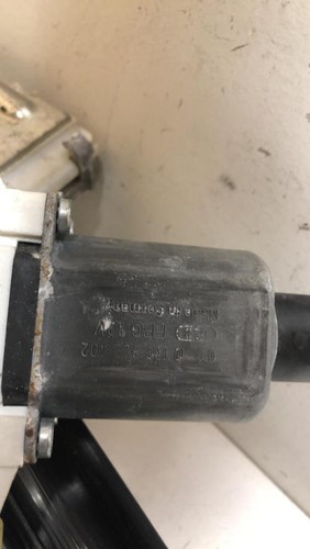 Moteur leve vitre avant gauche