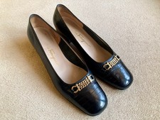 Escarpins cuir noir simili