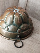 Ancien  MOULE à GATEAU  en Cuivre  Martelé .