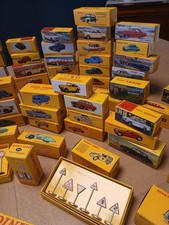 Lot de 65 Dinky Toys Atlas  (Certaines Sont Assez  Rares)