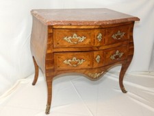 Commode Napolitaine sauteuse marquetée  , 1ère moitié du 18 ème siècle - Italie