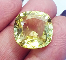 24,80 Ct Saphir Jaune Naturel