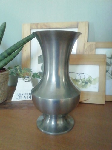 Vase etain signature royale - signature,