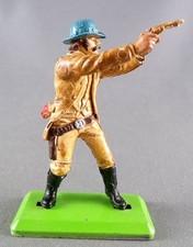 Britains Detail - Cowboy - Pedestrian Shooter Two-Handed Revolver