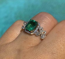 Bague de mariage émeraude