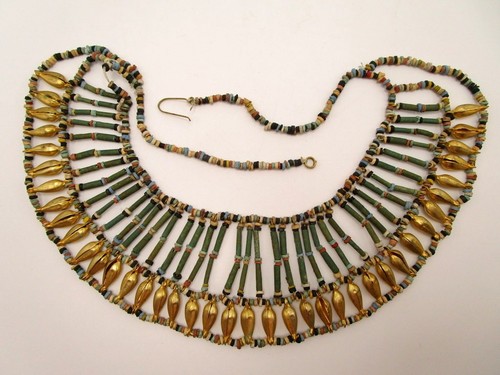 Collier plastron égyptien