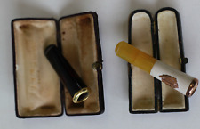 Deux fumes cigarettes cigares