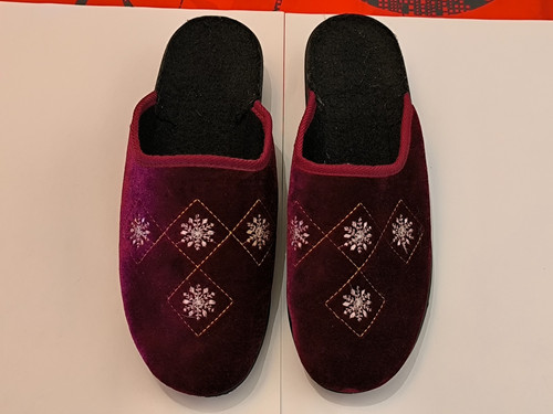 Chaussons rouge fleurs - chaussons,