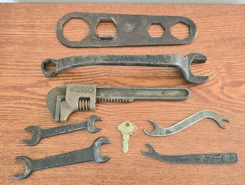 Ford model hubcap - t, wrench