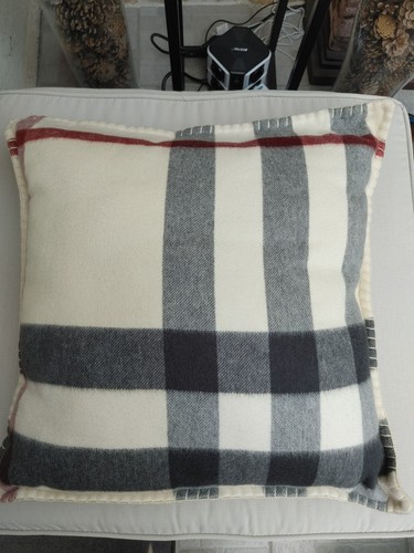 Coussin burberry cachemire - coussin,