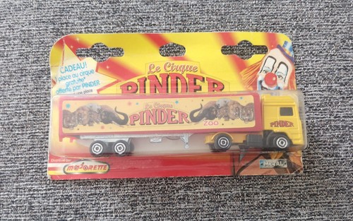 Majorette cirque pinder - ",