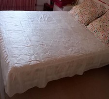 Couvre lit écru/doré léger