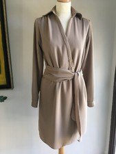 Robe neuve beige forme
