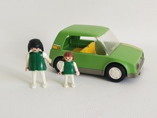 Playmobil Voiture Vintage Rouge Années 80 avec 2 Figurines Klicky - Thème 3211