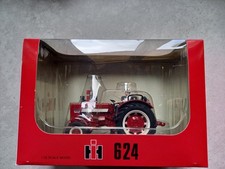1/32 Tracteur IH624 sans