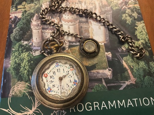 Montre gousset en métal - montre, a