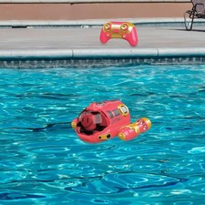 Bateau télécommandé avant