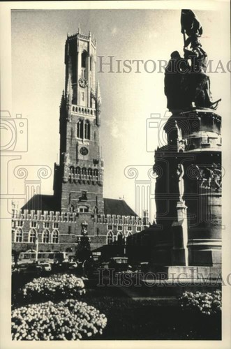 1992 press photo - photo, octagonal