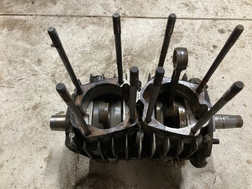 Bas moteur motoneige - bas, de