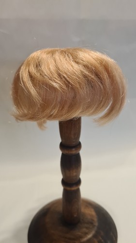 Perruque pour poupée - bb,