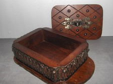 Petit coffret dans le style "