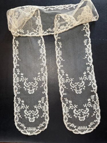 Dentelle ancienne barbes - ancienne,