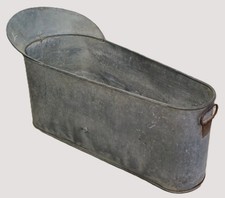 Ancienne petite baignoire en
