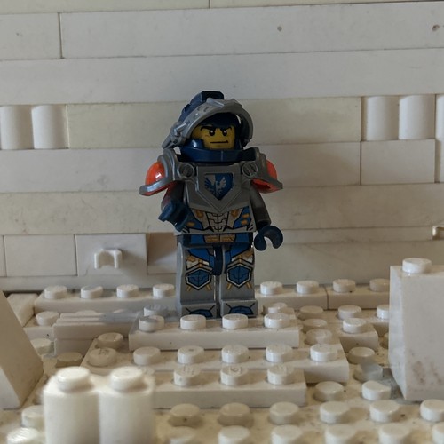 Lego minifigures nexo - lego,