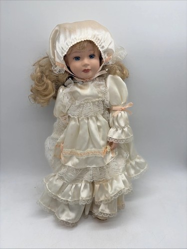 Poupée porcelaine vintage - porcelaine,