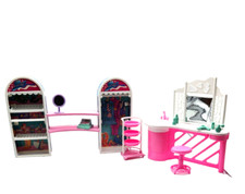 Barbie BEAUTY Salon BOUTIQUE All American Jeans Store  Mattel 24 Pcs Accessories