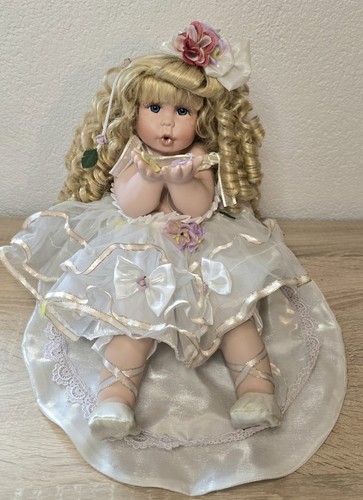 Poupée porcelaine njsf - poupée,