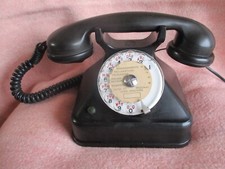 Ancien téléphone noir