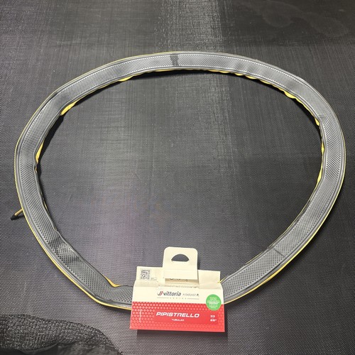 Vittoria dugast pipistrello - a,
