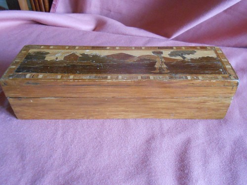 Petite boîte ancienne - boîte, bois