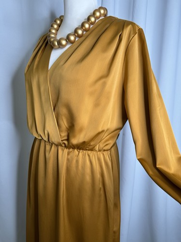 Robe femme fait - fait, main