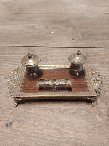 Petit encrier porte - , plume