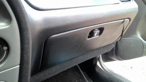 Boite gants peugeot 306 - a,