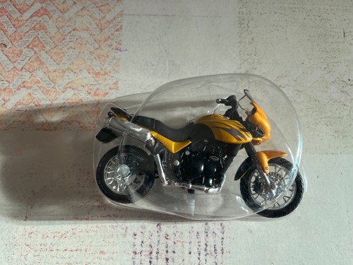 Moto miniature triumph - moto,