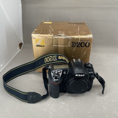 Nikon d200 2mp digital slr - nikon,