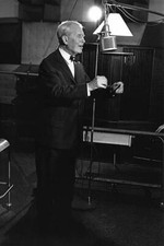 Maurice Chevalier dans un