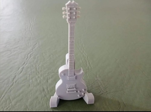 Mini guitare électrique