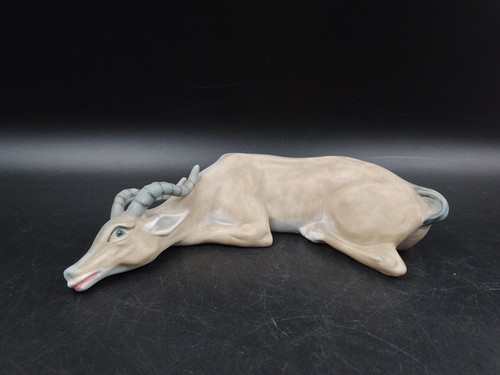 Gazelle couché porcelaine - gazelle,