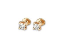 NEUF BOUCLES D'OREILLES PUCES