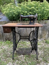MACHINE A COUDRE  SINGER Avec Table