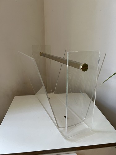 Porte revues omega plexi - revues,